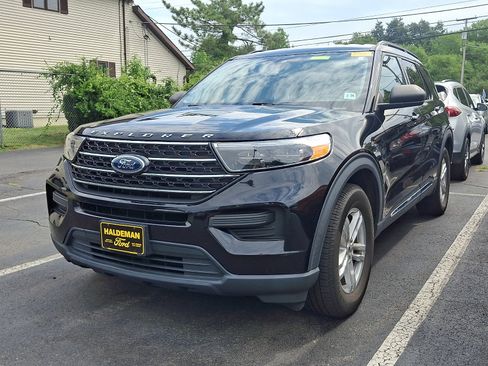 Used 2021 Ford Explorer XLT w/ Class III Trailer Tow Package AWD/4WD image 3