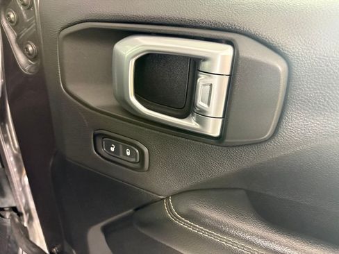 Used 2020 Jeep Wrangler Unlimited Sahara AWD/4WD image 13