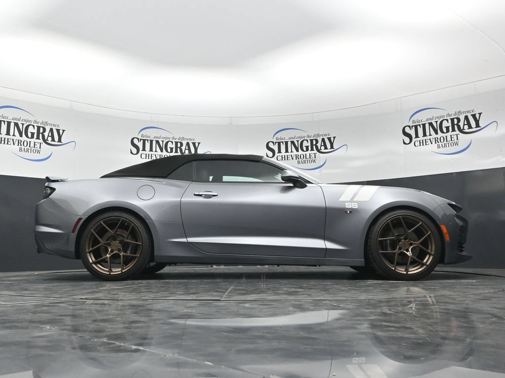 Used 2020 Chevrolet Camaro SS RWD image 32