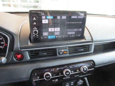 Used 2025 Honda Pilot EX-L image 33