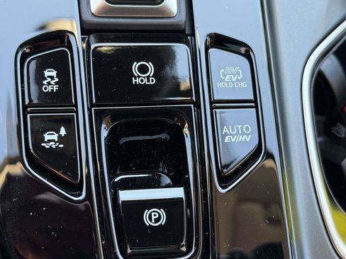 Used 2026 Lexus NX 450h+ AWD w/ Luxury Package image 25