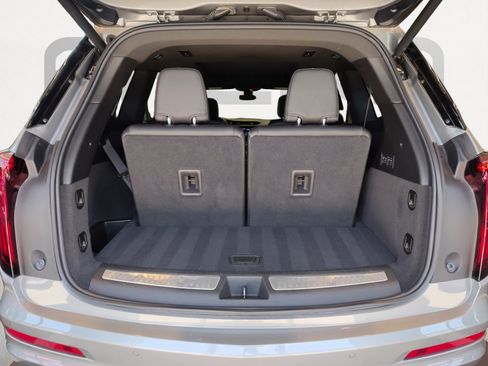 Used 2025 Cadillac XT6 Premium Luxury FWD image 13