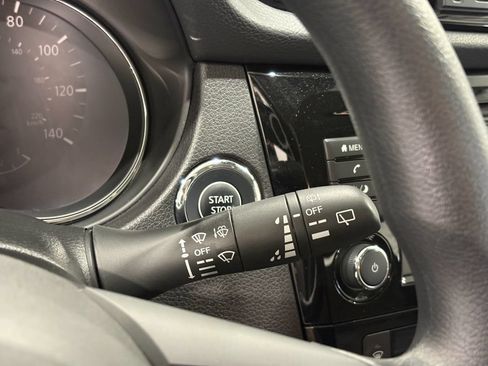 Used 2019 Nissan Rogue Sport SV AWD/4WD image 16