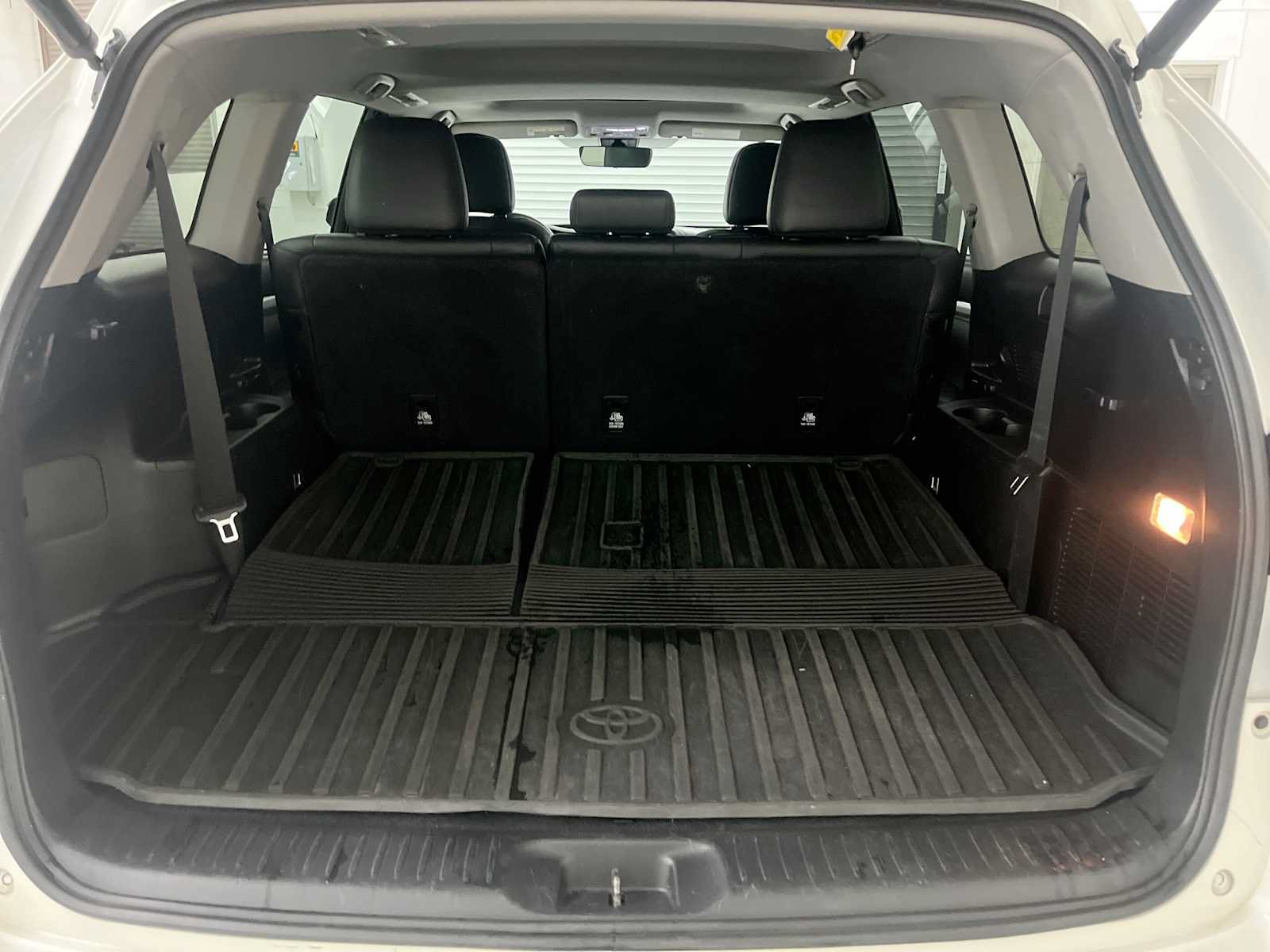 Used 2017 Toyota Highlander XLE AWD/4WD image 27