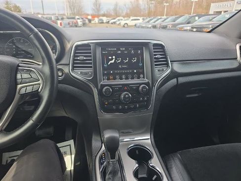 Used 2018 Jeep Grand Cherokee Altitude image 31