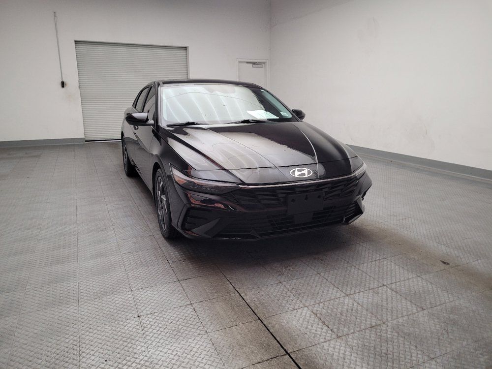 Used 2025 Hyundai Elantra SEL FWD image 14