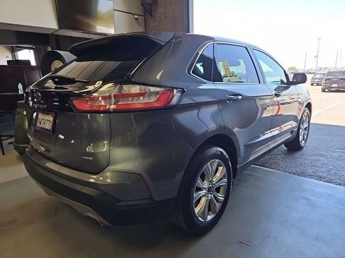 Used 2022 Ford Edge Titanium AWD/4WD image 3