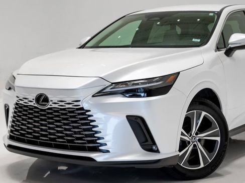 Used 2024 Lexus RX 350 FWD w/ Technology Package image 2