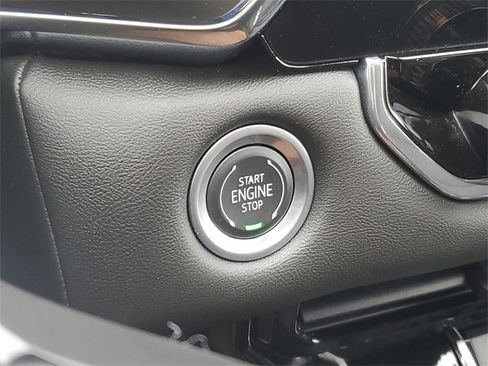 Used 2024 GMC Canyon Elevation w/ Convenience Package image 26