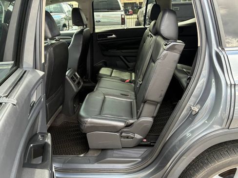 Used 2019 Volkswagen Atlas SE w/ Towing Package FWD image 12