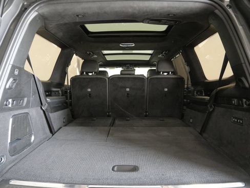Used 2022 Jeep Grand Wagoneer Series II AWD/4WD image 29