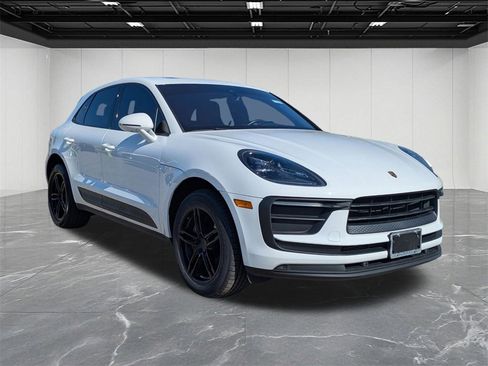 Used 2022 Porsche Macan image 11