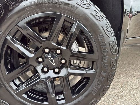 Used 2022 Chevrolet Silverado 1500 Custom Trail Boss w/ Midnight Edition AWD/4WD image 28