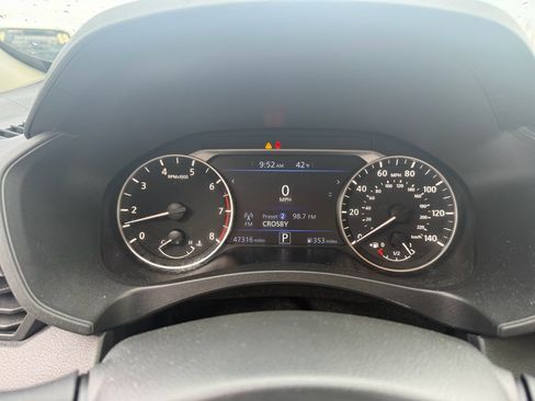 Used 2024 Nissan Altima 2.5 SV image 16