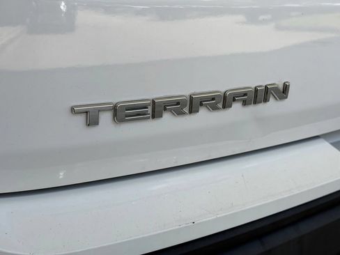 Used 2020 GMC Terrain SLE FWD image 17