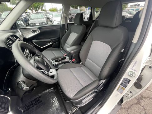 Used 2025 Kia Soul LX w/ LX Technology Package image 36