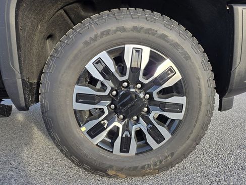 Used 2025 GMC Sierra 2500 Denali Ultimate image 31