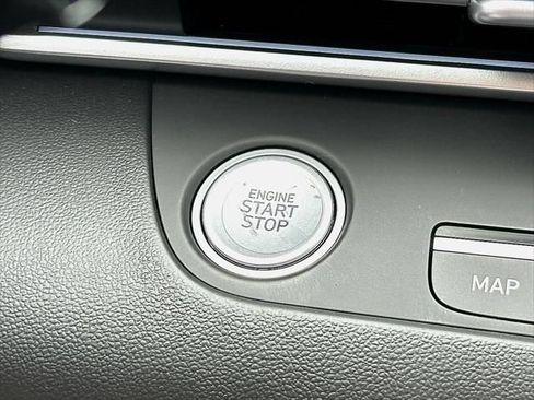 Used 2024 Hyundai Elantra SEL w/ Convenience Package FWD image 18