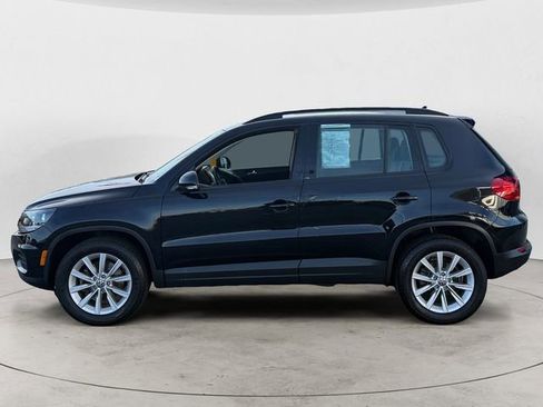 Used 2017 Volkswagen Tiguan S image 2
