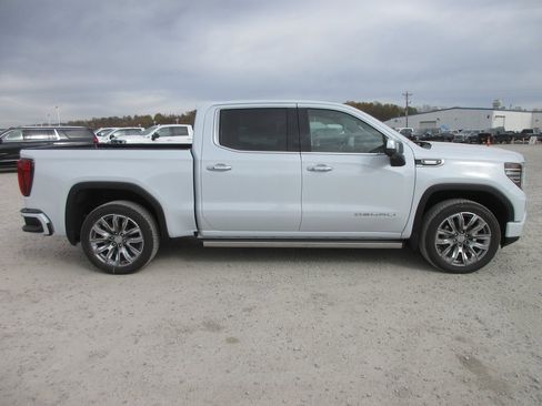New 2026 GMC Sierra 1500 Denali image 2