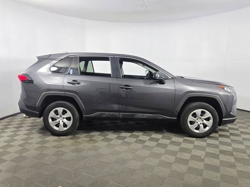 Used 2022 Toyota RAV4 LE image 10