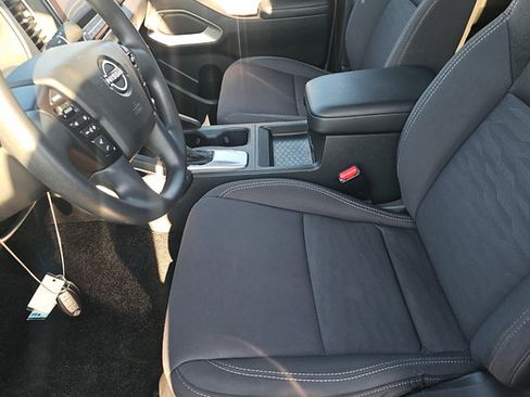 Used 2023 Nissan Frontier SV AWD/4WD image 4