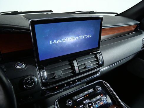 Certified 2023 Lincoln Navigator L Reserve AWD/4WD image 22