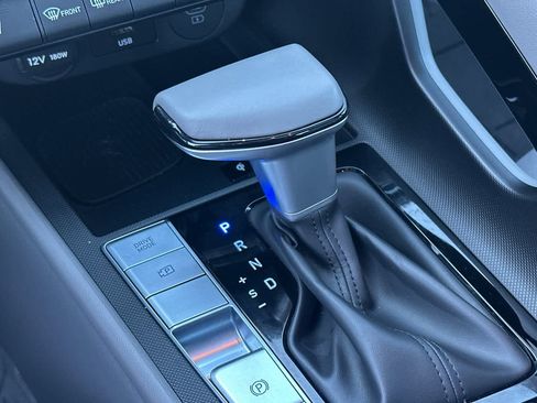 Used 2025 Hyundai Elantra SEL image 23