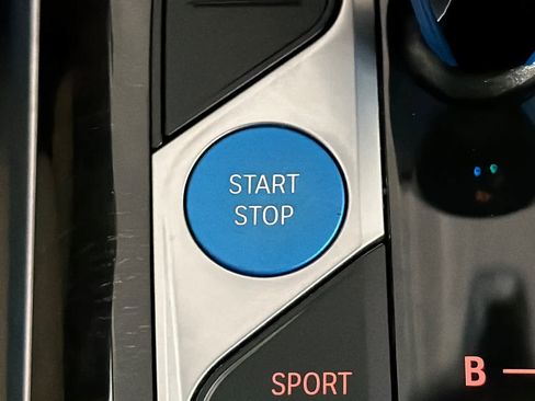 Used 2023 BMW i4 eDrive35 image 22