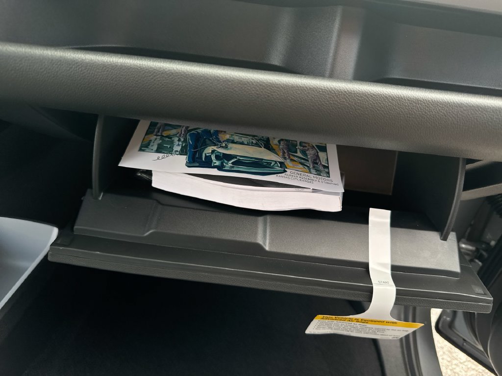 New 2027 Chevrolet Bolt LT FWD image 32