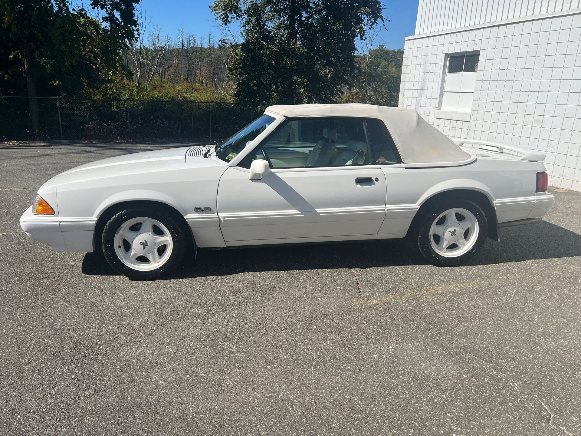 Used 1993 Ford Mustang LX RWD image 4