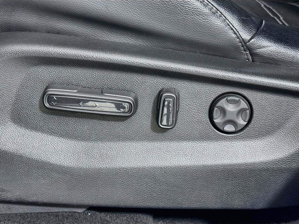 Used 2017 Honda CR-V Touring image 19