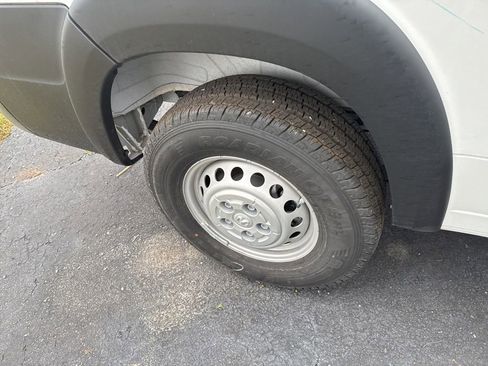 Used 2024 RAM ProMaster 2500 image 11