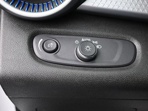 Used 2024 Chevrolet Trax LS w/ Driver Confidence Package image 28