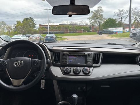 Used 2014 Toyota RAV4 LE AWD/4WD image 18