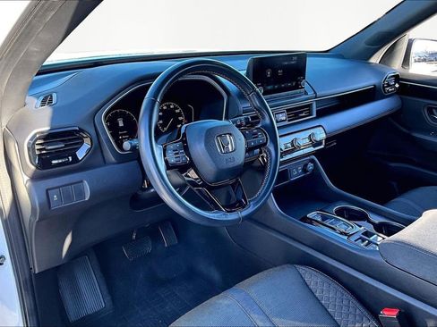 Used 2023 Honda Pilot Sport image 12