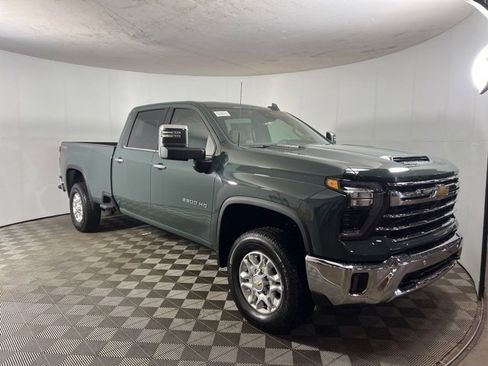 New 2026 Chevrolet Silverado 2500 LTZ w/ LTZ Convenience Package image 9