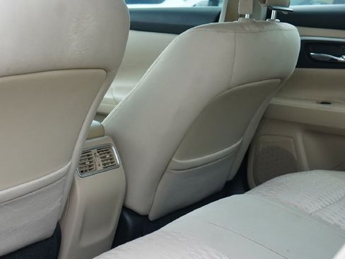 Used 2017 Nissan Altima 2.5 SV w/ Convenience Package image 12