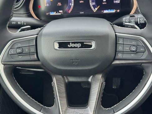 New 2026 Jeep Grand Cherokee Altitude image 13