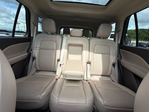 Used 2021 Lincoln Aviator Grand Touring w/ Elements Package Plus AWD/4WD image 41