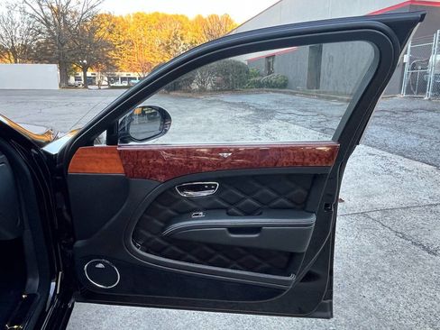 Used 2014 Bentley Mulsanne image 44