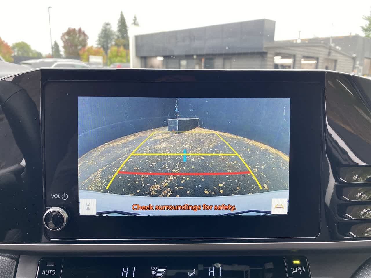 Used 2025 Toyota Camry SE FWD image 25