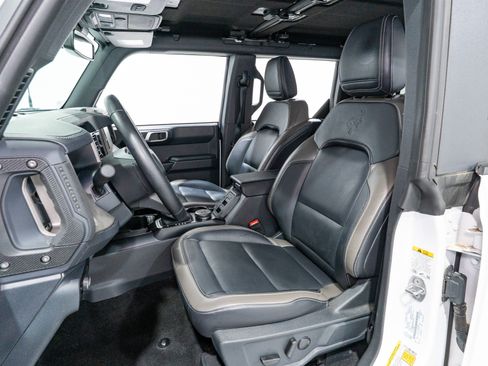 Used 2025 Ford Bronco Outer Banks w/ Sasquatch Package AWD/4WD image 15