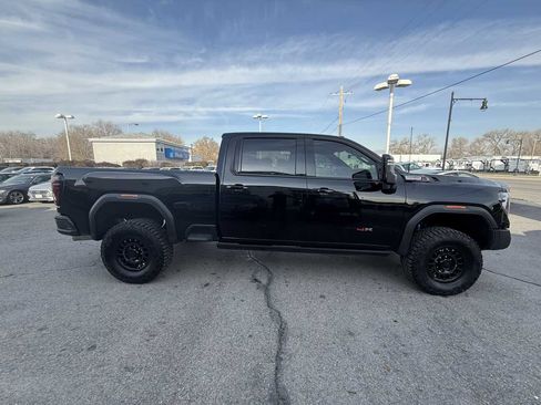 Used 2025 GMC Sierra 2500 AT4X w/ AT4X AEV Edition image 5