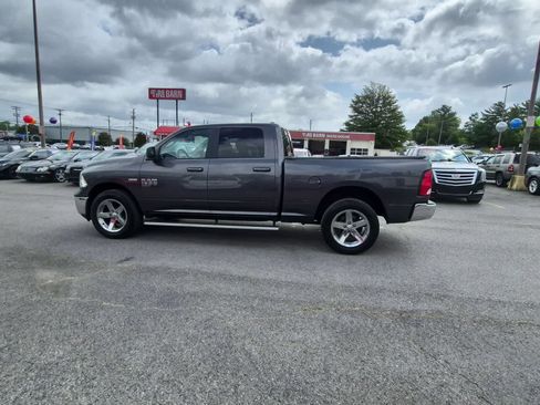 Used 2019 RAM 1500 Classic SLT AWD/4WD image 3