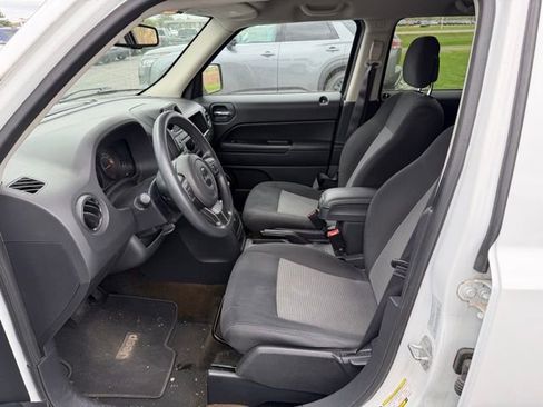 Used 2016 Jeep Patriot Sport w/ Power Value Group image 7