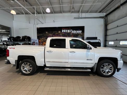 Used 2018 Chevrolet Silverado 1500 High Country image 13