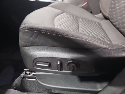 Certified 2019 Chevrolet Equinox LT w/ Driver Convenience Package FWD image 34