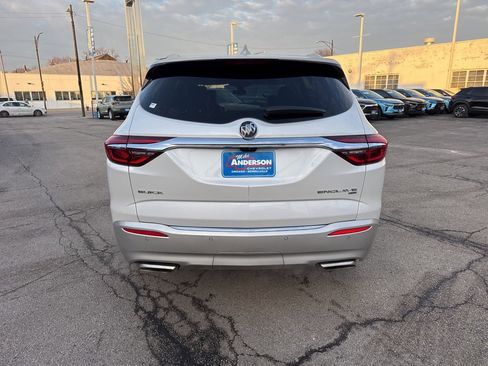 Used 2018 Buick Enclave Avenir w/ Avenir Technology Package image 6