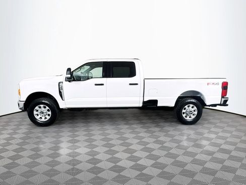 Used 2023 Ford F350 XLT w/ 360-Degree Camera Package AWD/4WD image 4
